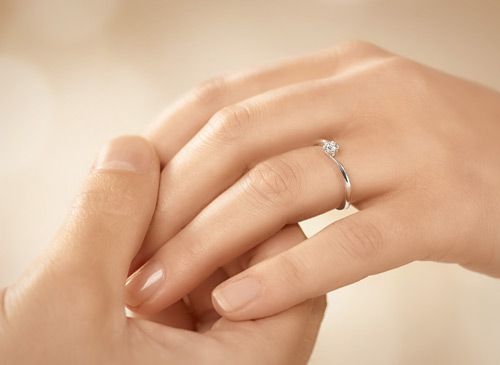 The Ultimate Guide to Choosing a Verlobungsring in Weißgold